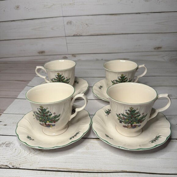Nikko Happy Holidays Coffee Tea Cups & Saucers Lot of 4 Christmas Tree Japan - Picture 3 of 9